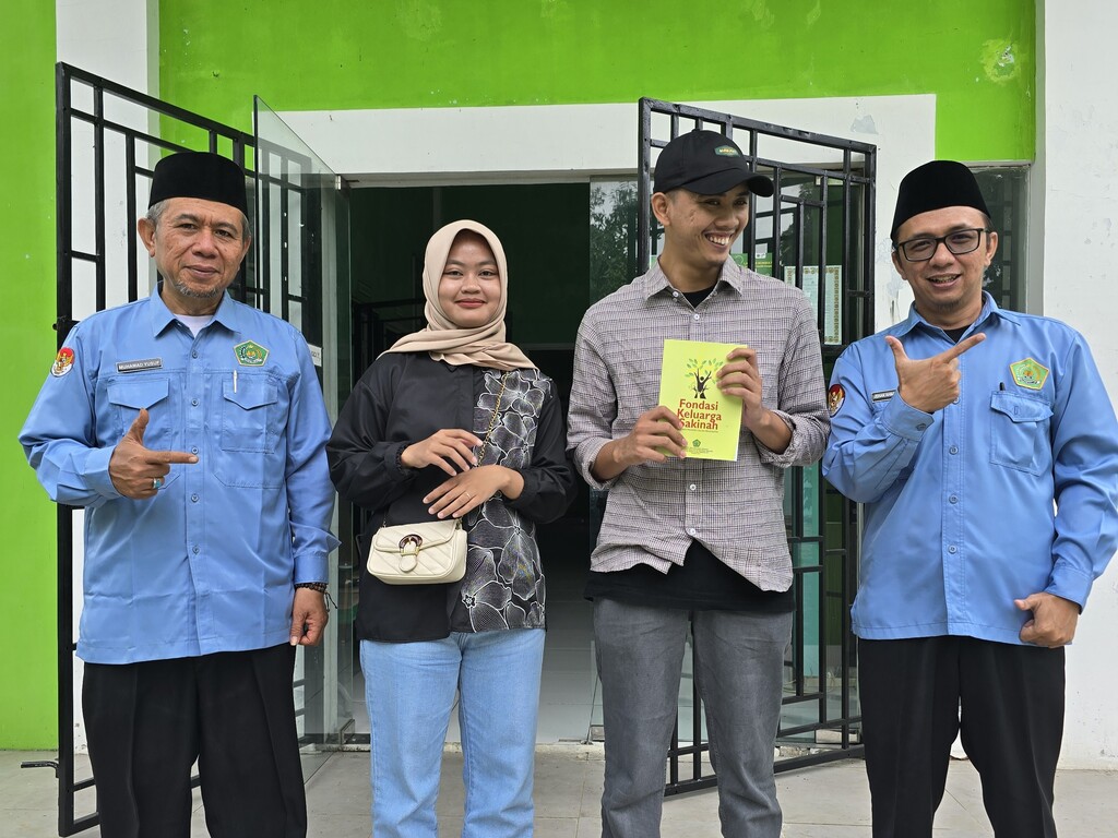 Satu Pasang Catin Ikuti Bimbingan Perkawinan Pranikah di KUA Pabuaran