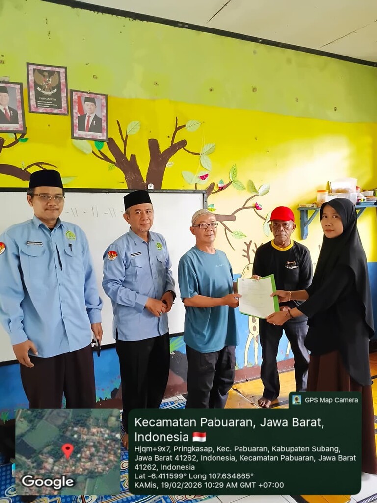 Kepala KUA Pabuaran Pimpin Penyerahan dan Penandatanganan Akta Ikrar Wakaf untuk SPS Al-Ikhlas